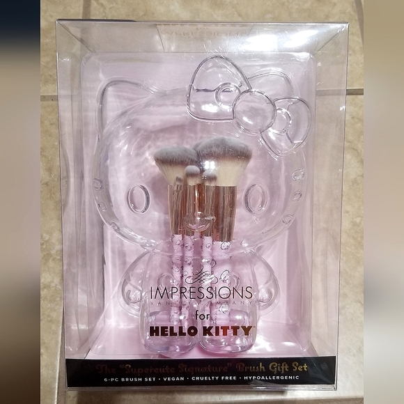 Impressions Vanity Hello Kitty 